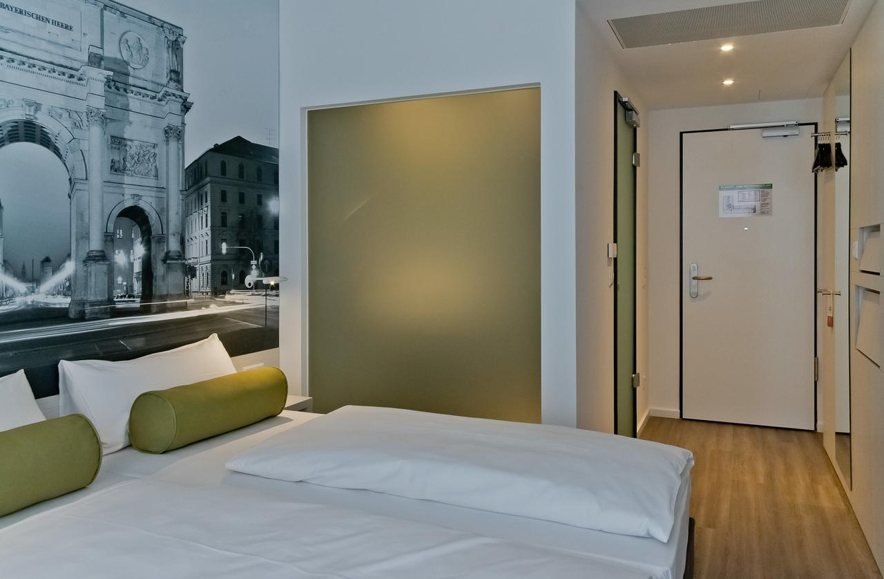 Hotel Super 8 By Wyndham West 3*