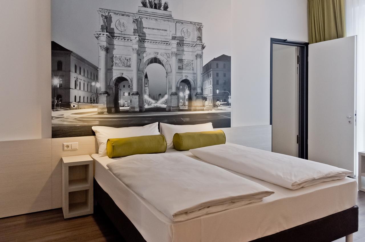 Super 8 By Wyndham West Munich