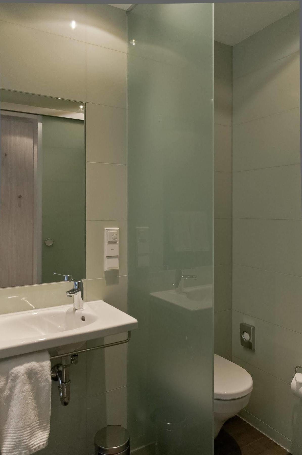 Super 8 By Wyndham West Hotel München