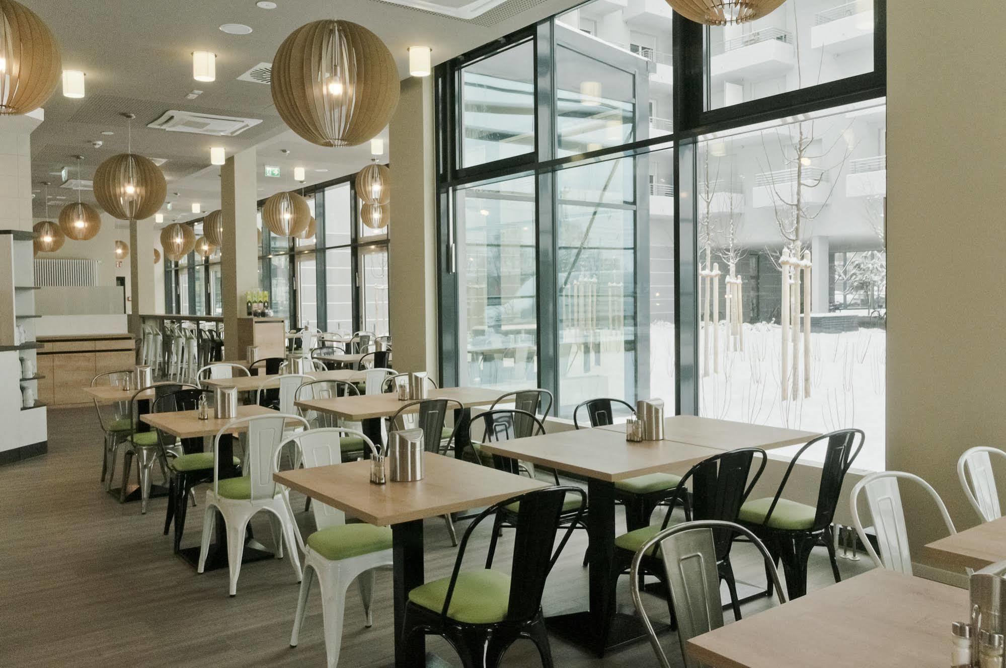 Super 8 By Wyndham West 3* Munich